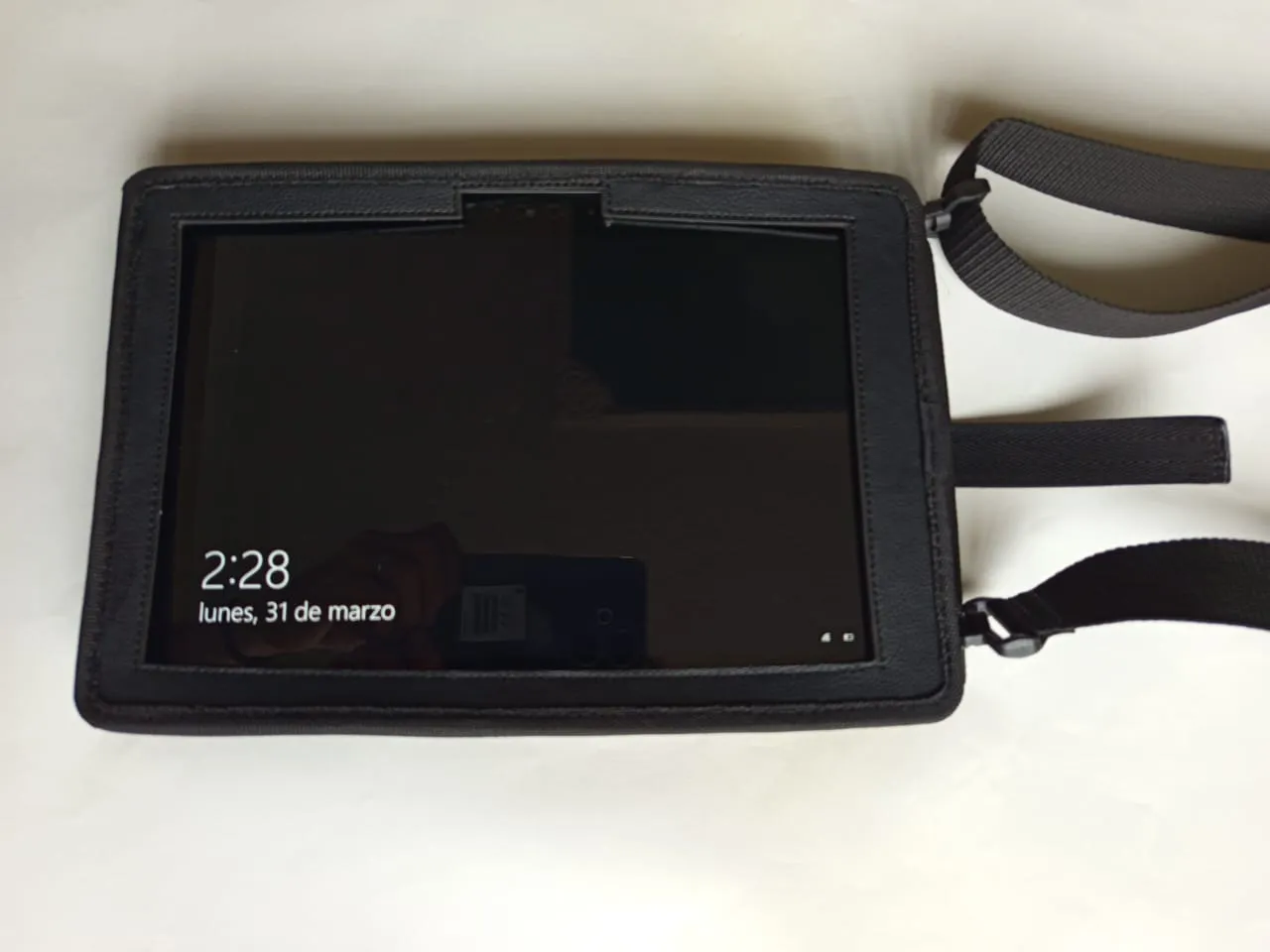 /src/assets/products/Tablet_Surface-2.jpg